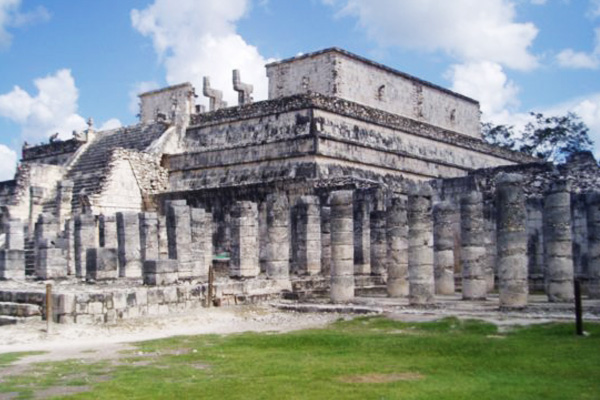 CHICHEN ITZA, YUCATAN, MEXICO - 3