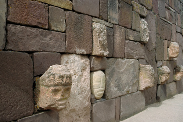 TIWANAKU-TIAHUANACO, BOLIVIA - 2